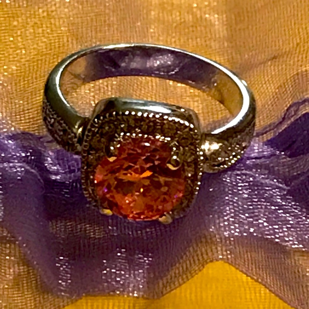 Size 9 Ring - image 3